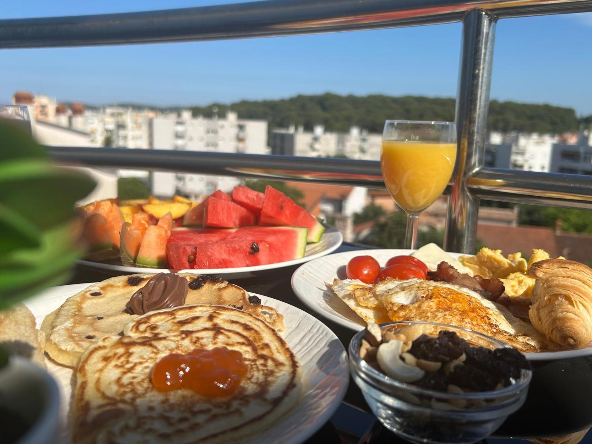 Artena 3*